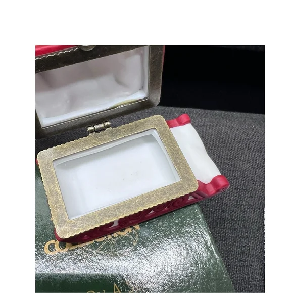 Dept 56 Heritage Village Elf On A Sled Hinged Box Christmas Collection Porcelain - Picture 3 of 6